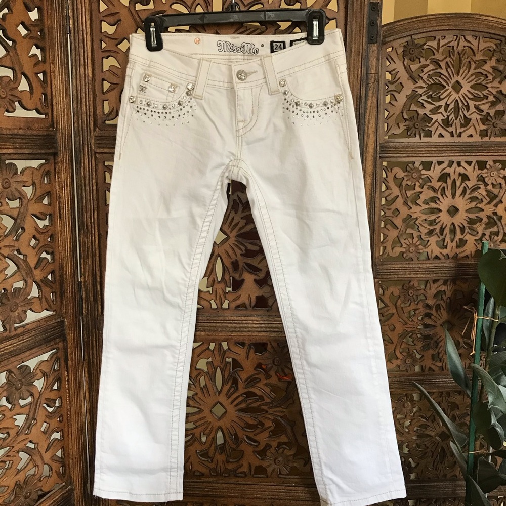 Like New Miss Me White Capri Jeans - Size 24